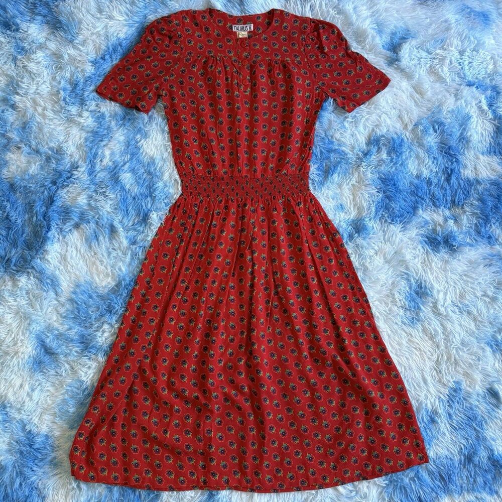 Vintage 1970s Taurus II Red Floral Rayon Smocked Waist Dress Size 4